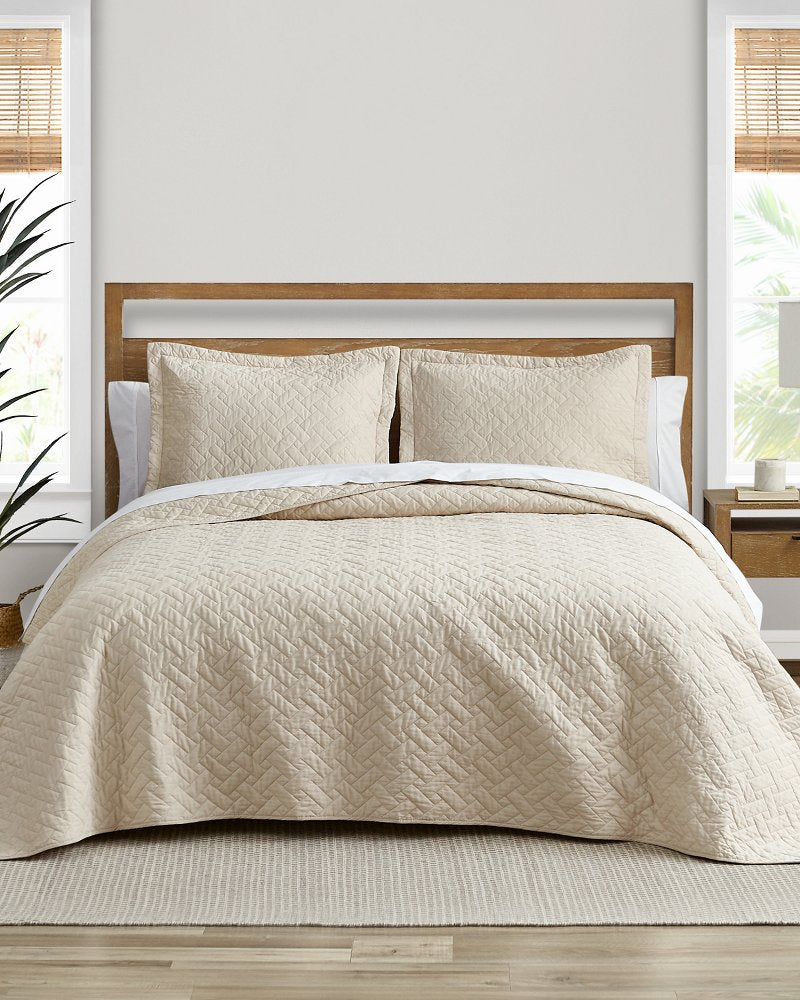 Raffia Solid 3-Piece Full/Queen Quilt Set - Beige