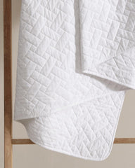 Raffia Solid 3-Piece Full/Queen Quilt Set - White