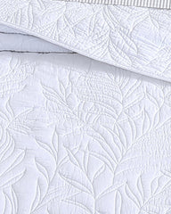 Solid Costa Sera Twin Quilt - White