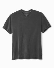 Coastal Crest IslandZone® V-Neck Shirt - Black