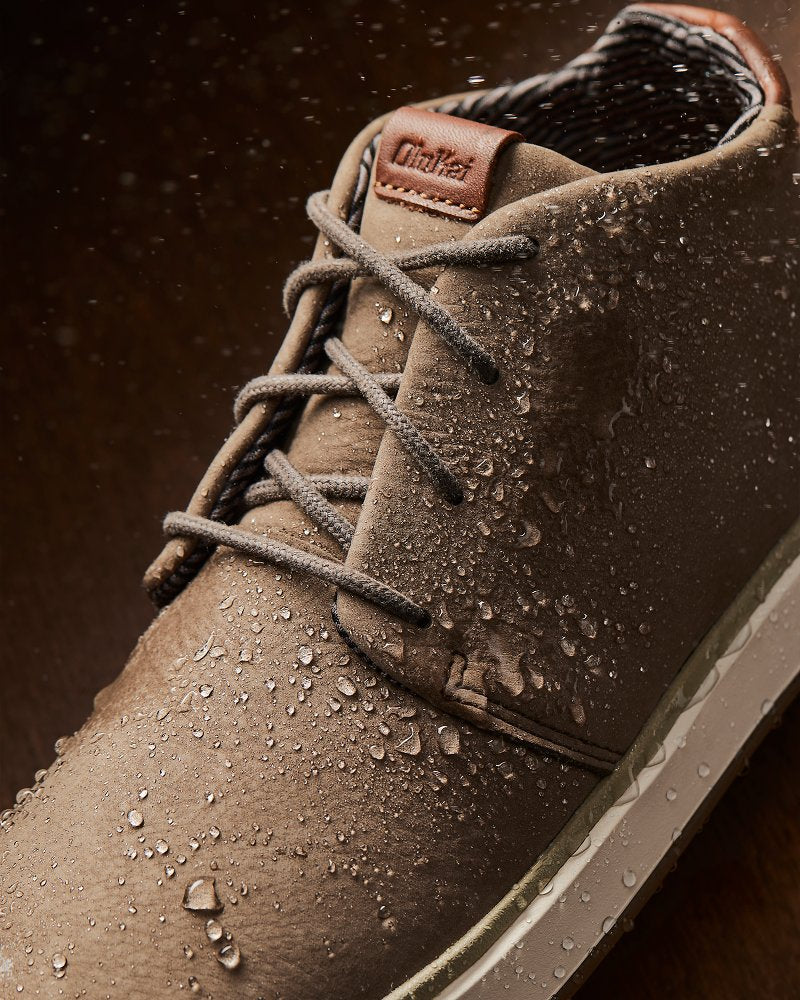 Men's OluKai Papakū 'Ili Chukka Boots - Mustang