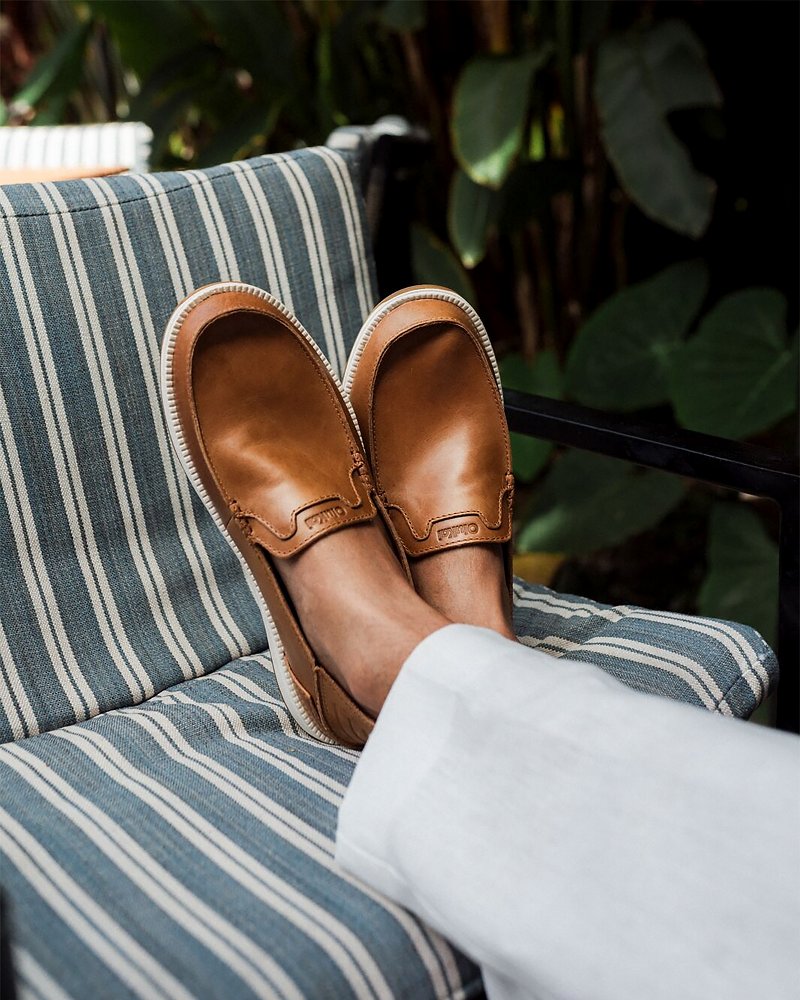 Men's OluKai Kākaha Nia Slip-On Loafers - Fox