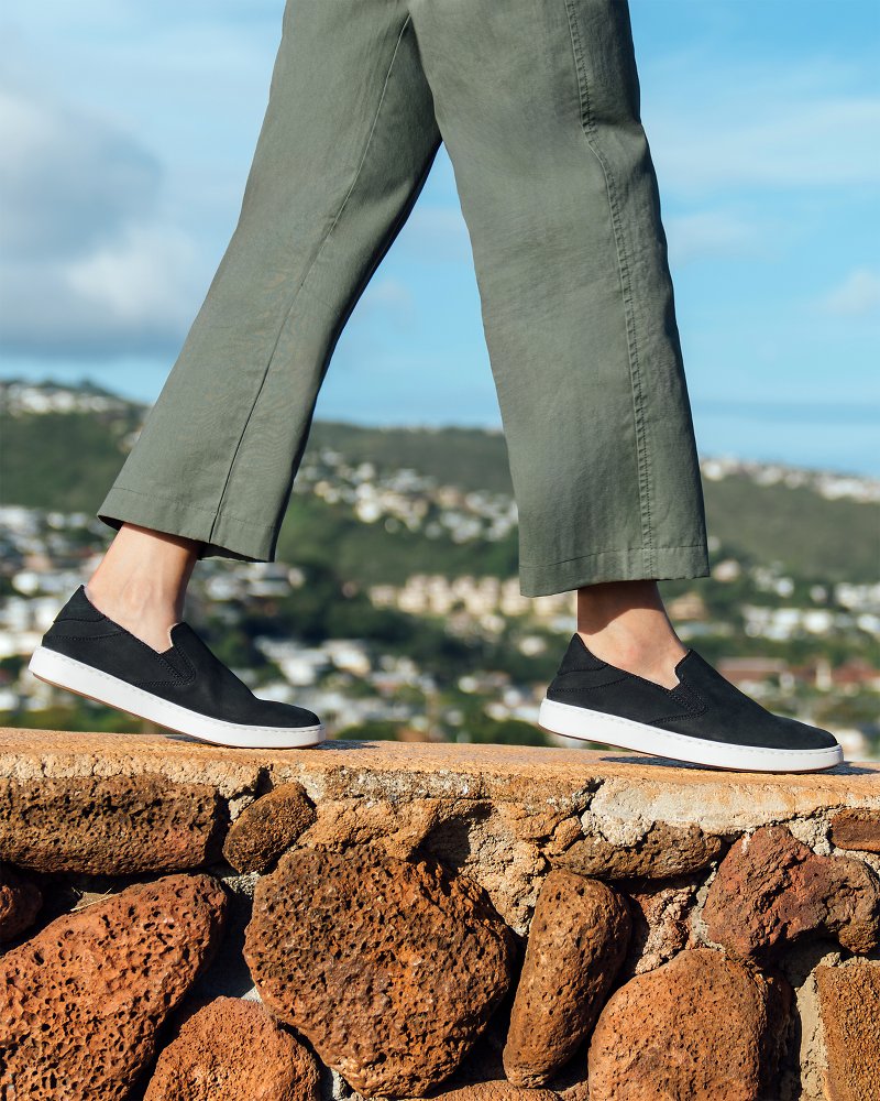 Women's OluKai Pehuea Cozy Slip-On Shoes - Lava Rock