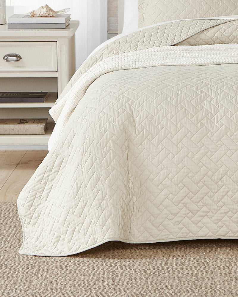 Raffia Solid 3-Piece Full/Queen Quilt Set - Beige