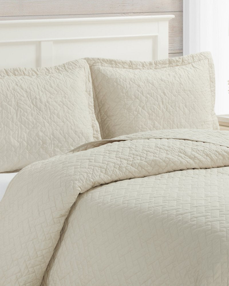 Raffia Solid 3-Piece King Quilt Set - Beige