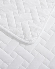 Raffia Solid 3-Piece Full/Queen Quilt Set - White