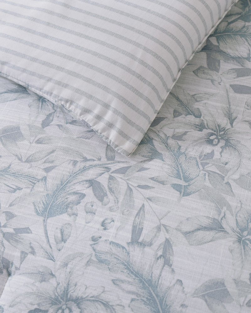 Orchid Bay Reversible Full/Queen 3-Piece Comforter Set - Soft Blue