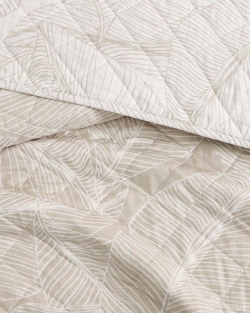Pebble Palms Reversible 3-Piece Full/Queen Quilt Set - White/Lt Beige
