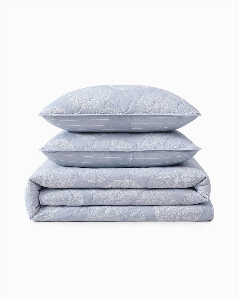 Ocean Island Reversible 3-Piece Full/Queen Quilt Set - Blue Island