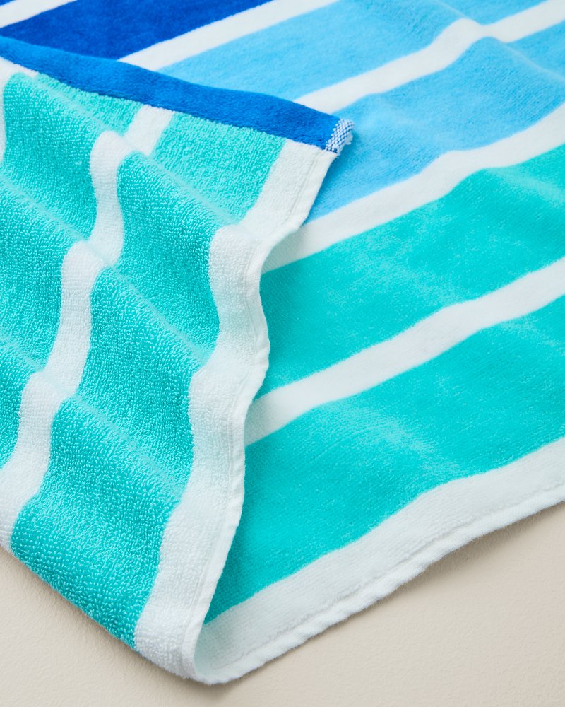 Seaside Ombré Woven Oversized  Beach Towel - Multicolor