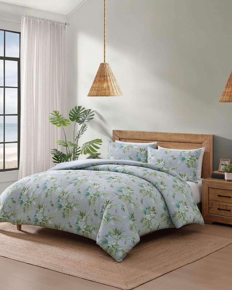 Floral Enchantment Reversible 3-Piece King Comforter Set - Light Blue/Aqua