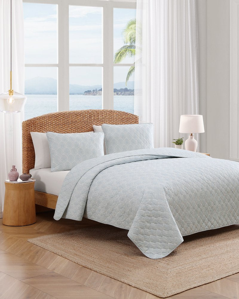 Line Palms 3-Piece Full/Queen Quilt Set - White/Blue