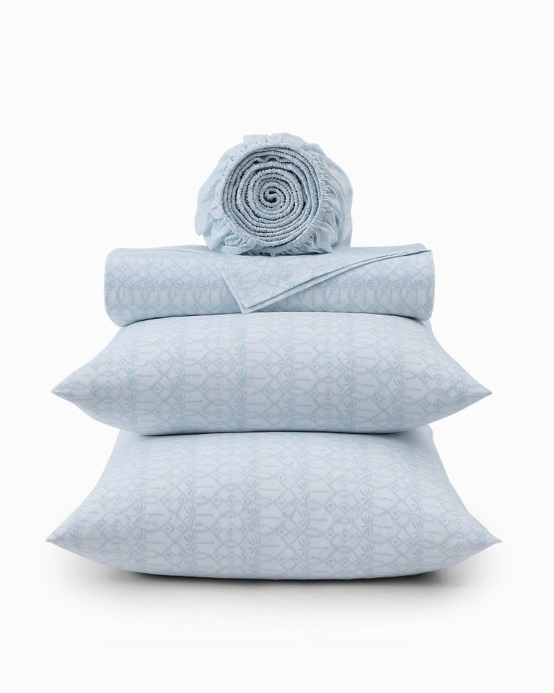 Palm Tree Ikat 4-Piece King Sheet Set - White/Light Blue