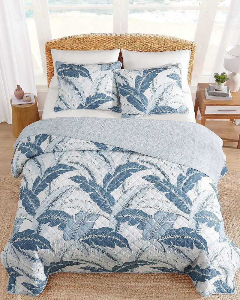 Vintage Palms 3-Piece King Quilt Set - White/Blue