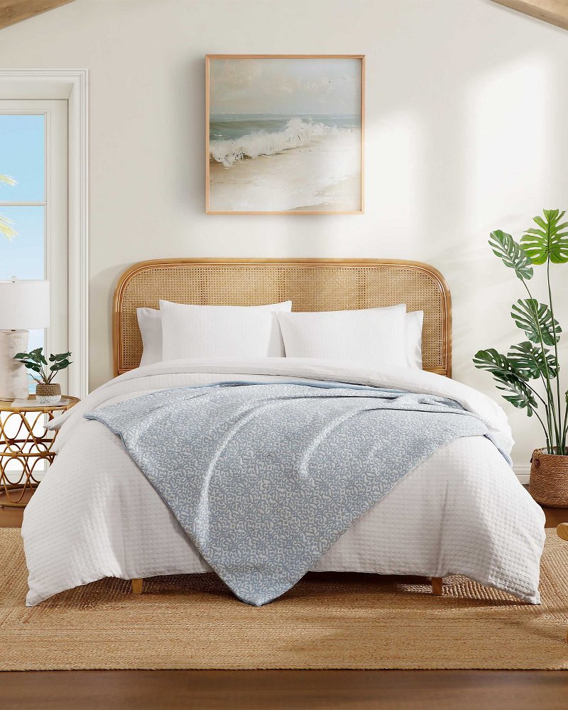Mirage Medallion Throw Blanket - Blue Canal