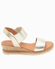 André Assous Neveah Metallic Wedges - Platinum