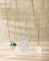 Island Essence Hibiscus Y Necklace - Gold