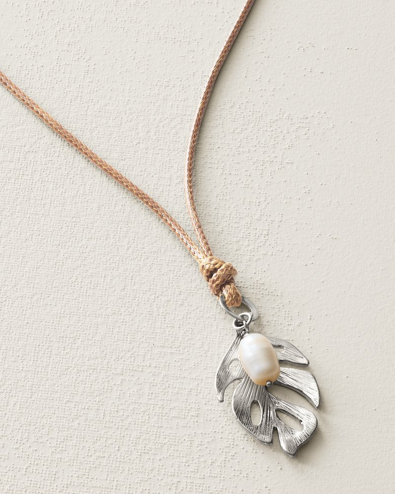 Harbor Glow Monstera Shaky Charm Necklace - Silver