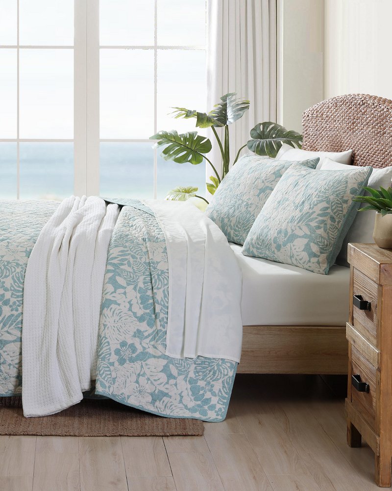 Laguna Beach Reversible 3-Piece King Quilt Set - Blue