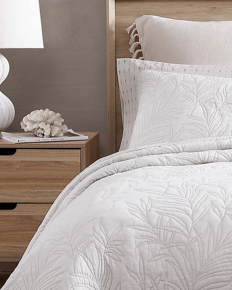 Solid Costa Sera Twin Quilt - White
