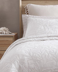 Solid Costa Sera Full/Queen Quilt - White