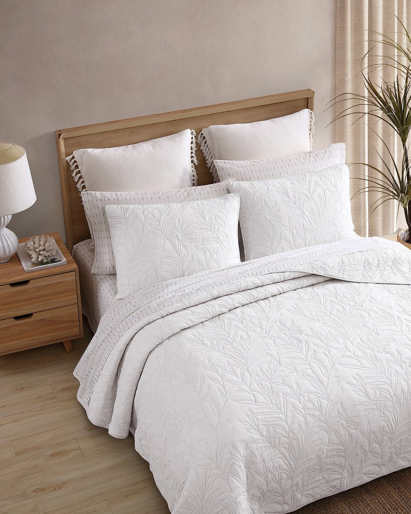 Solid Costa Sera King Quilt - White