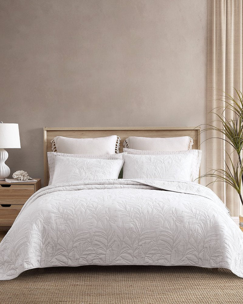 Solid Costa Sera King Quilt - White