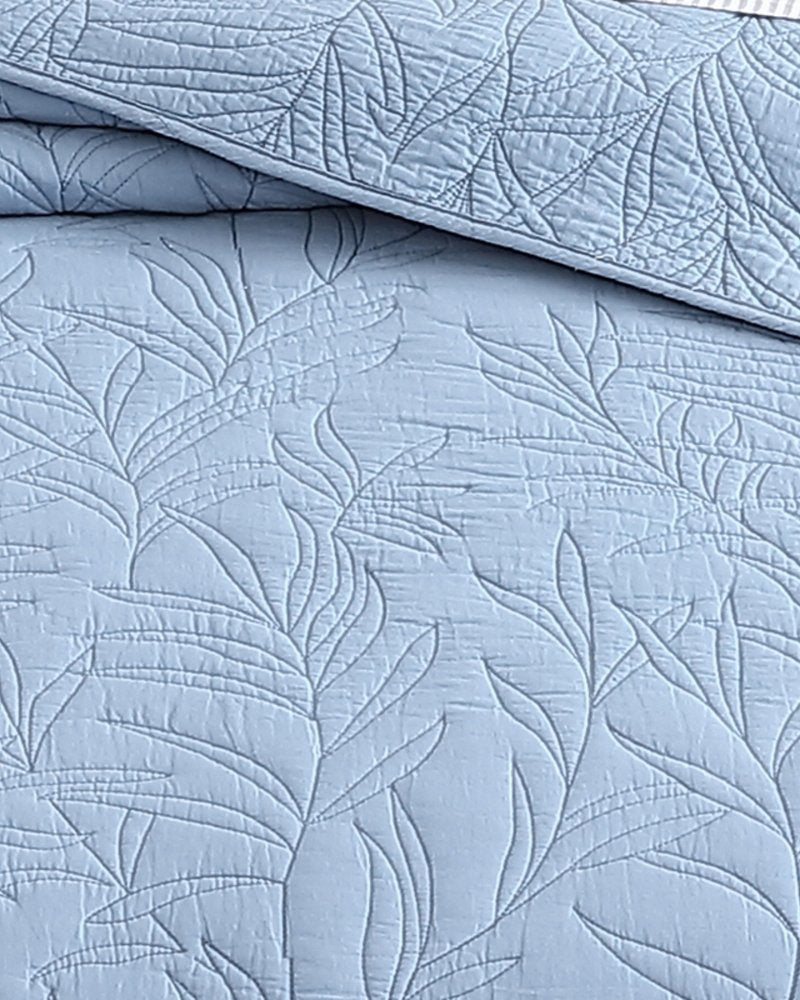 Solid Costa Sera King Quilt - Blue