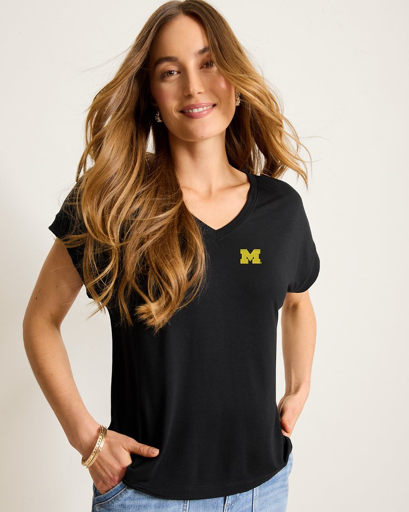 Collegiate Kauai V-Neck Shirt - Michigan