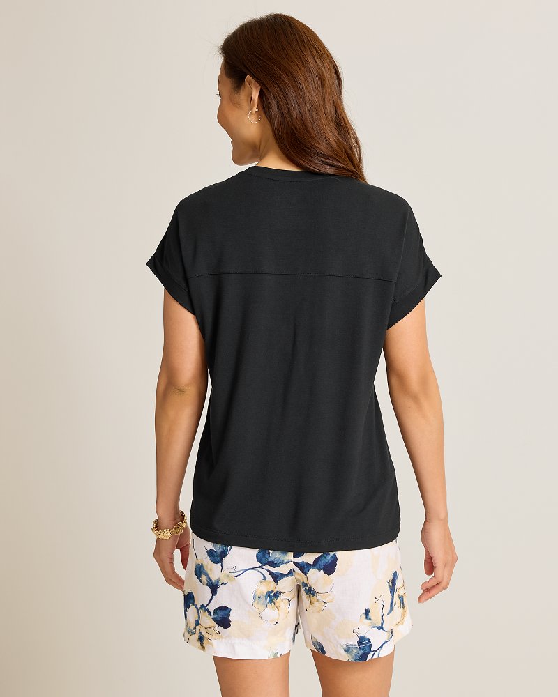 Kauai V-Neck T-Shirt - Black
