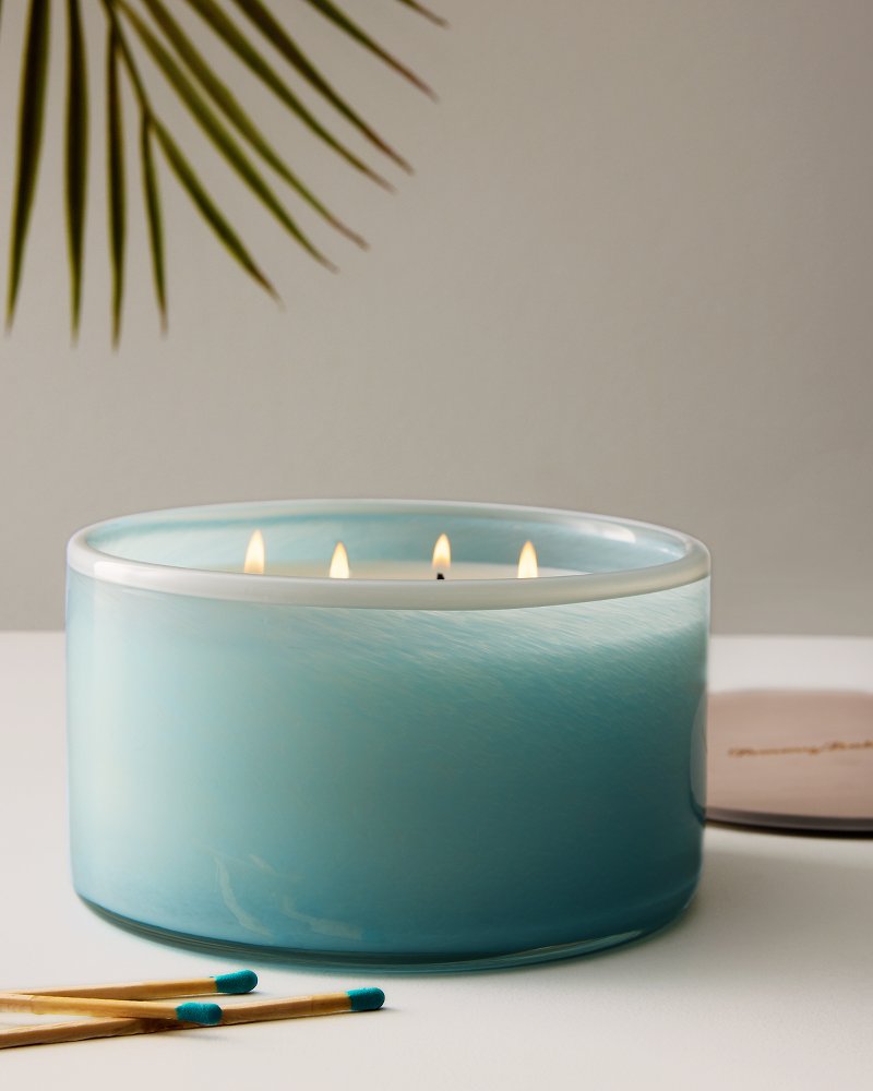 Sea Salt and Coastal Mist Powdered Glass 20-oz. 4-Wick Candle - Multicolor